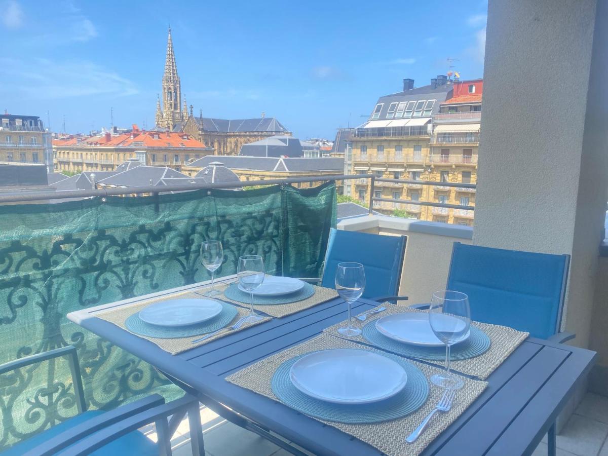 サン・セバスティアンMikain Terrace Cathedral View With Free Parking & Air Condアパートメント エクステリア 写真